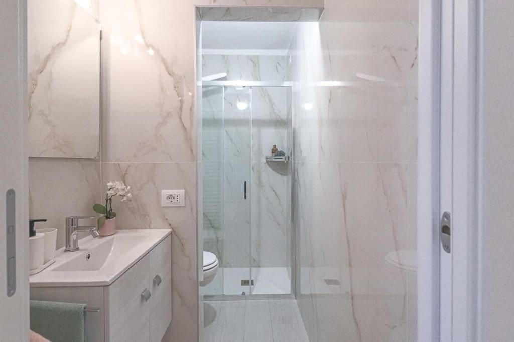 New Private Apt In Como A-C Self Check-In Luaran gambar